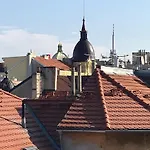 Apartment With A Terrace And Ac In The City Center